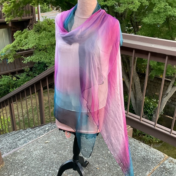 Tony& Candice NWT 100 % silk colorful gradient sheer large scarf shawl 44” x 66” - Picture 7 of 15